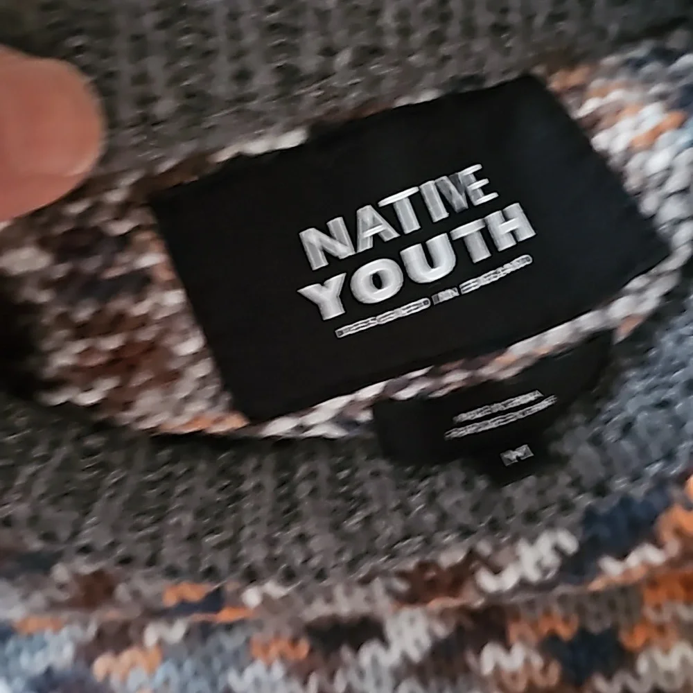 Sweaters - Picture 3 of 7